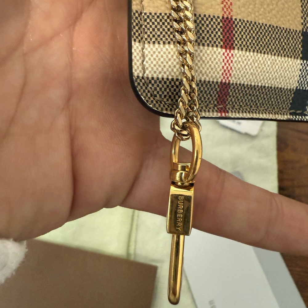 Burberry Kelbrook Check Wallet/Key Pouch
Pre Loved - Picture 6 of 9